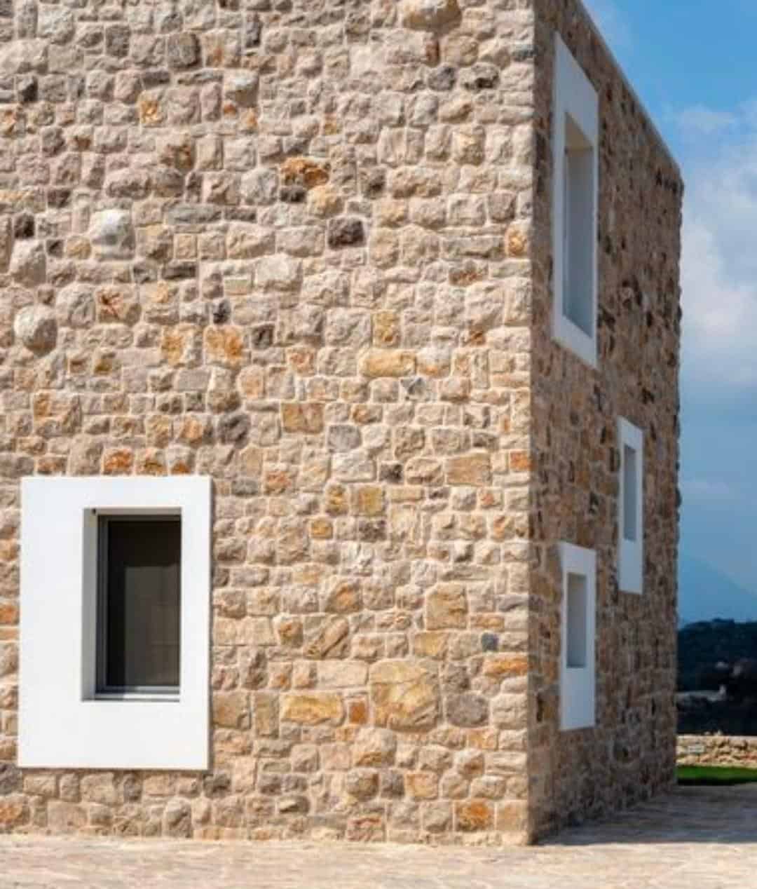 23 Stunning Exterior Stone Wall Design Ideas: Posjed nogometaša Marija Stanića