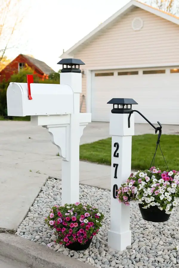 Black And White Mailbox Landscaping Ideas