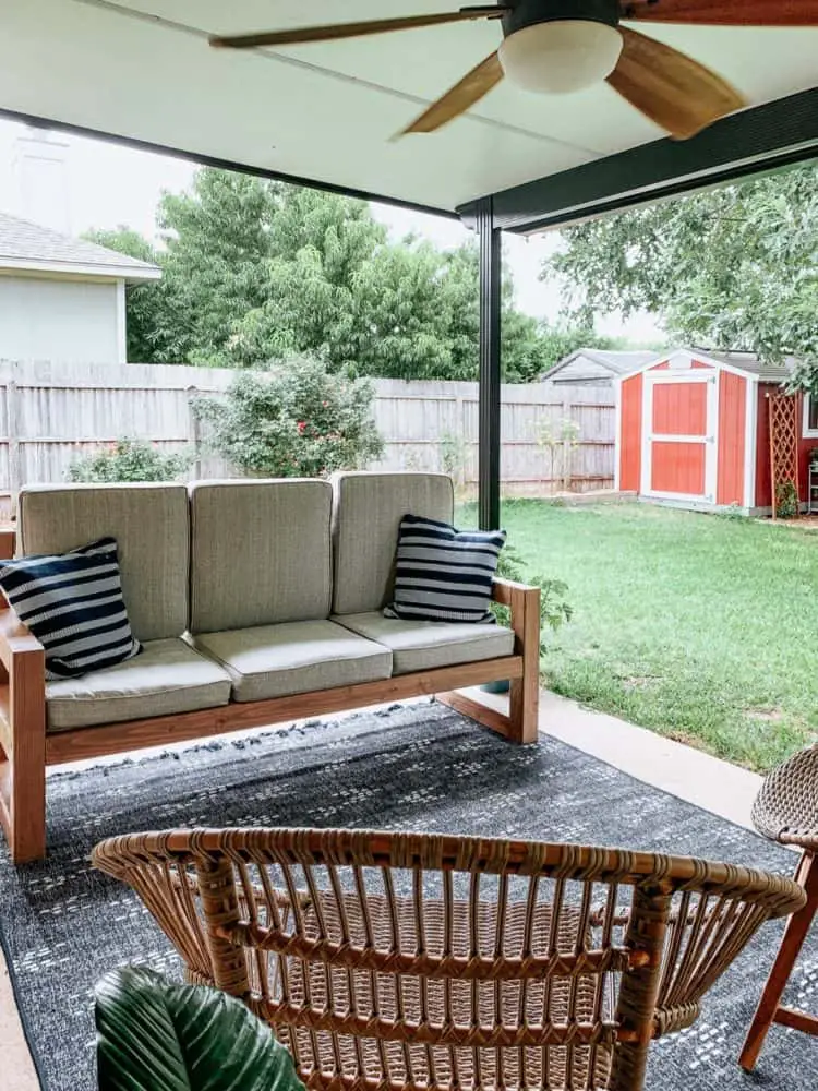 DIY Farmhouse Outdoor Couch 