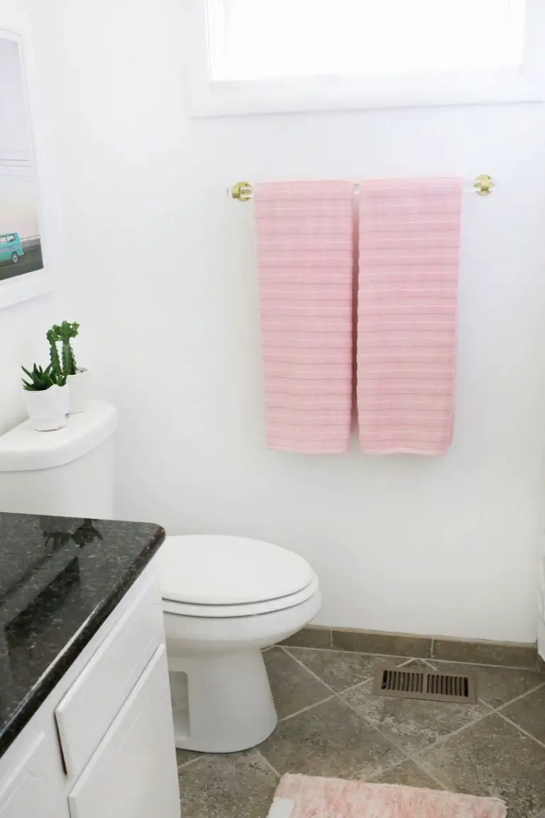 DIY Straightforward Towel Bar