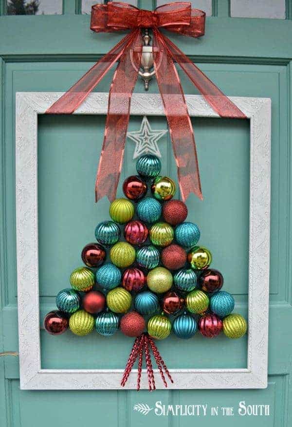 Framed Christmas Front Door Decor Ideas