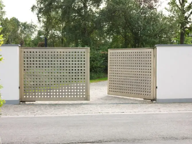 Lattice Wood Driveway Gate Ideas