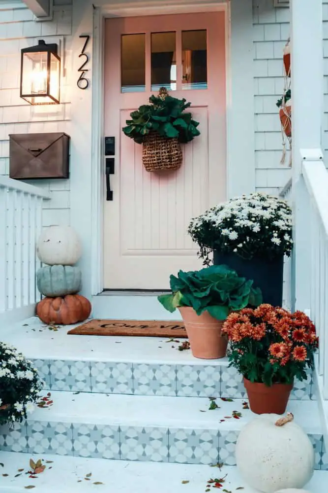 Natural Basket Front Door Decor Ideas