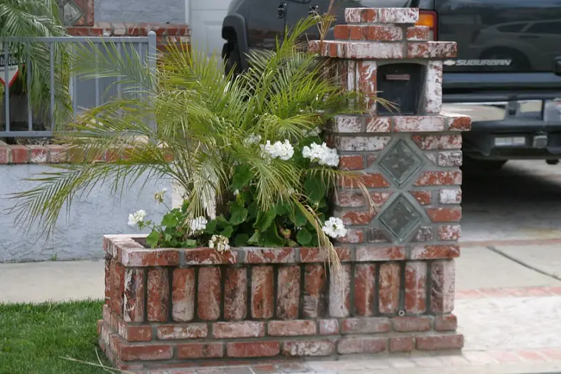 Red Brick Mailbox Landscaping Ideas