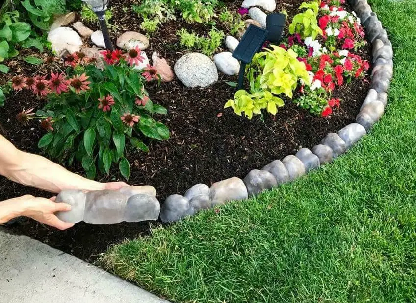 25 Practical River Rock Landscaping Ideas That Worth Making - How To Build A River Rock Patio
