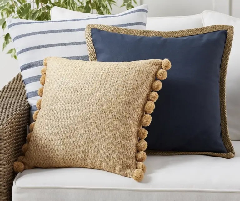 Snuggly Contrast Pillow Set 