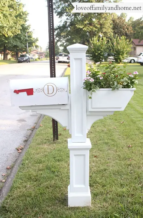 Shabby Chic Mailbox Landscaping Ideas
