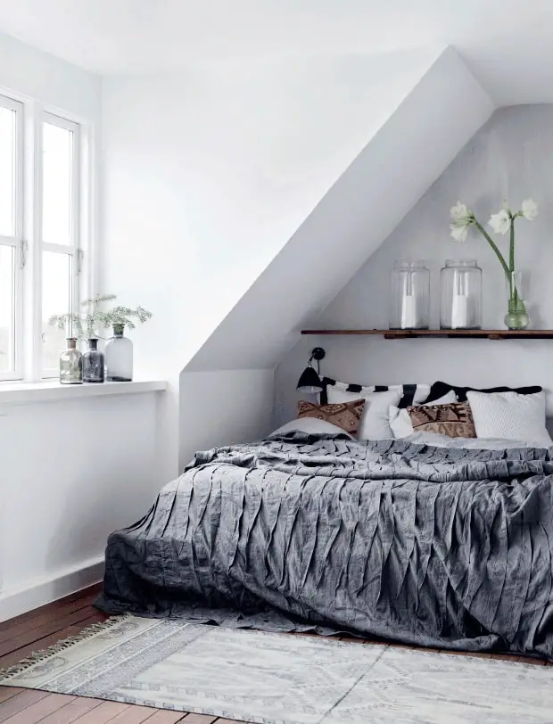 Simple And Modern Attic Bedroom Ideas
