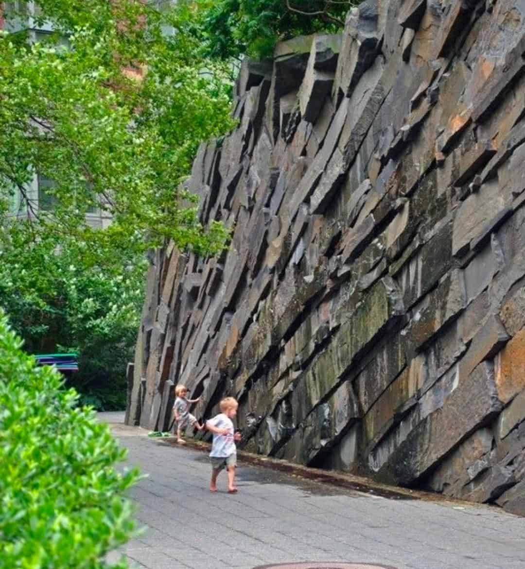 23 Stunning Exterior Stone Wall Design Ideas: Teardrop Park Idea