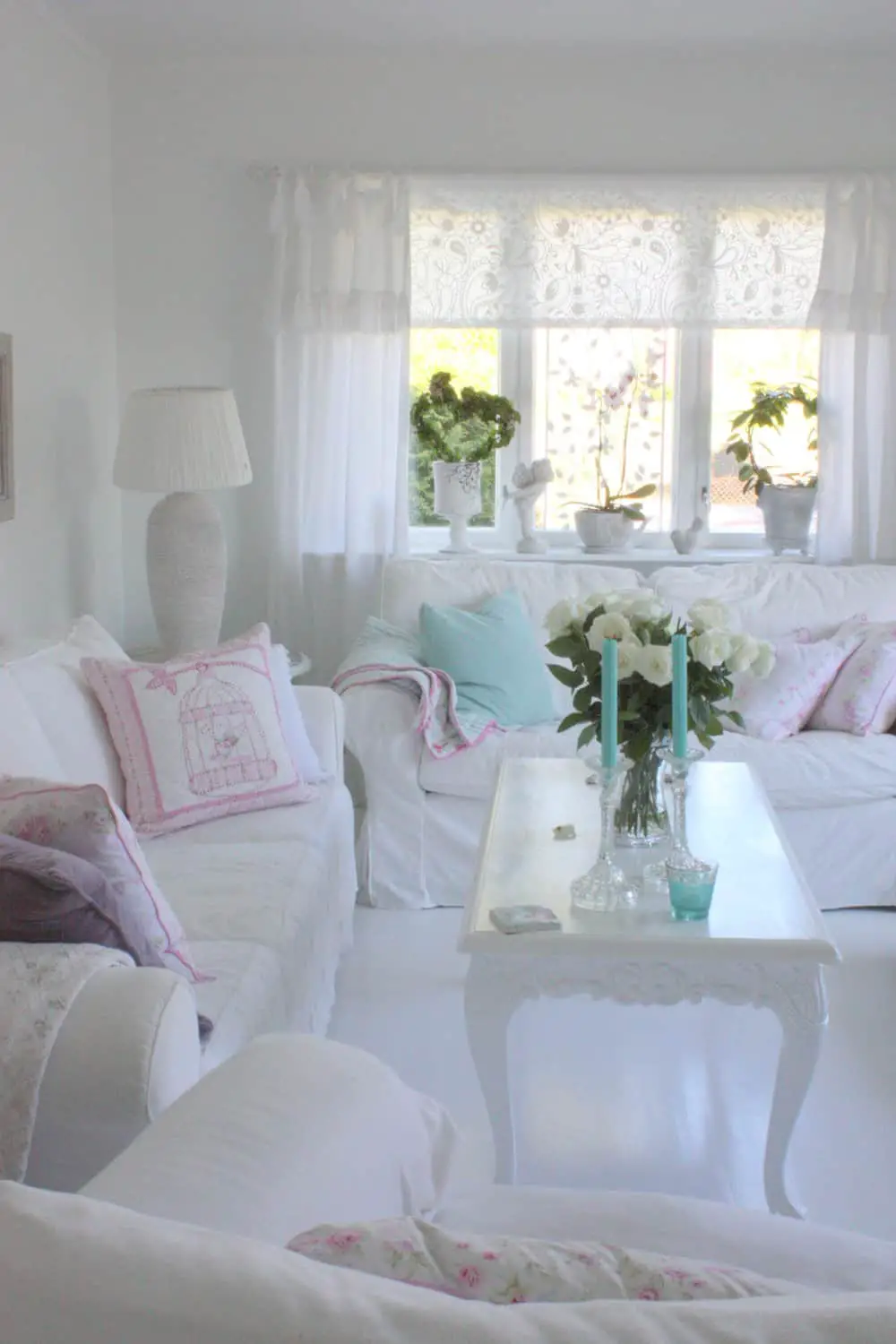 White Shabby Chic Living Room Ideas
