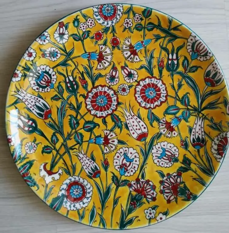 Leafy Flowers on Yellow Color Plate Design