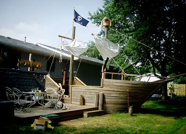 Pirate ship deck porch design